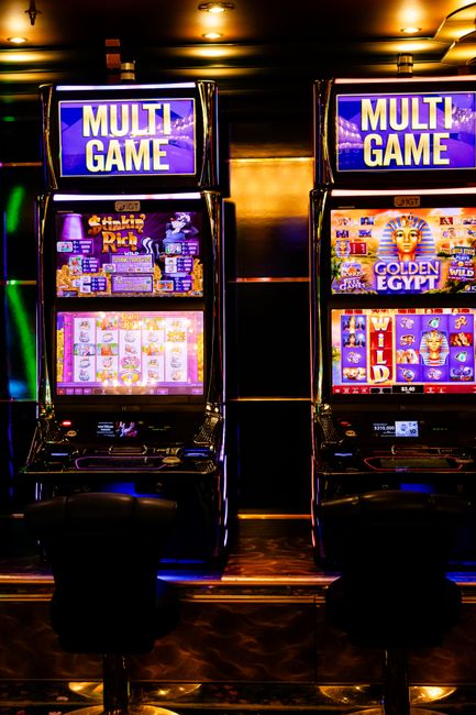 The Evolution and Impact of the Slot Machine: A Comprehensive Overview
